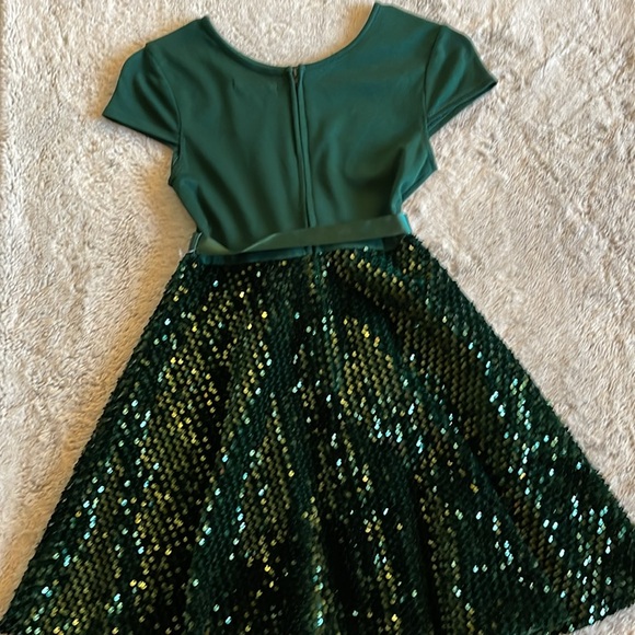 Xtraordinary sequined Holiday Dress, Size 8 Green Special
Occasion - Picture 5 of 6